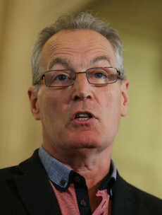 Sinn Féin's Northern policing spokesman filmed removing clamp from car with bolt cutters