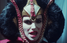 Natalie Portman hilariously defended the Star Wars prequels on Saturday Night Live