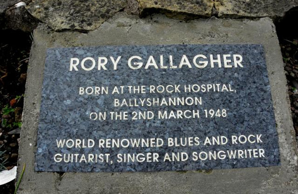 Double Take: Spot the Rory Gallagher tribute outside this Donegal