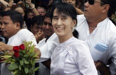 Aung San Suu Kyi claims victory in Burma election