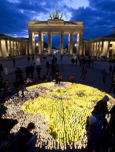 World landmarks dimmed for Earth Hour