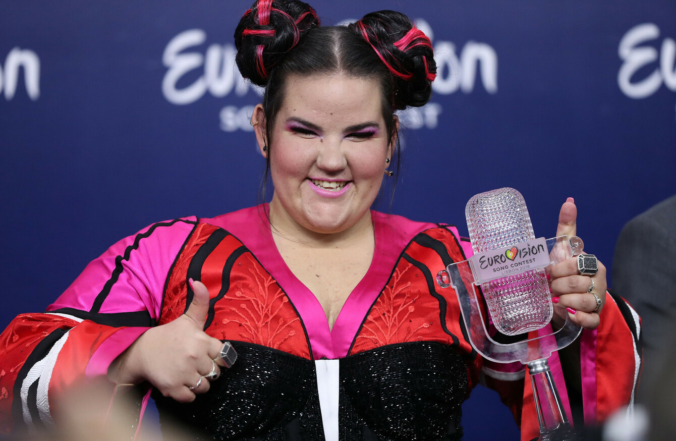 Которая выиграла. Которая выиграла. Пенсионерка выиграла. Которая выиграла. Ruth из британии.