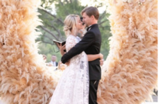 Kaley Cuoco from The Big Bang Theory just had a horse-themed wedding