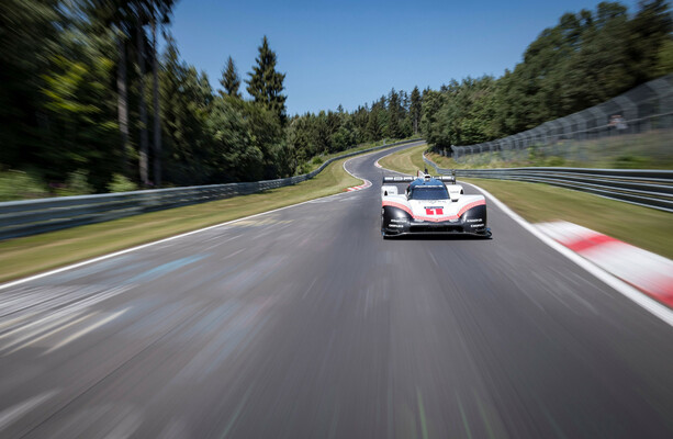 Porsche 919 Hybrid Evo smashes 35-year old lap record for the ...
