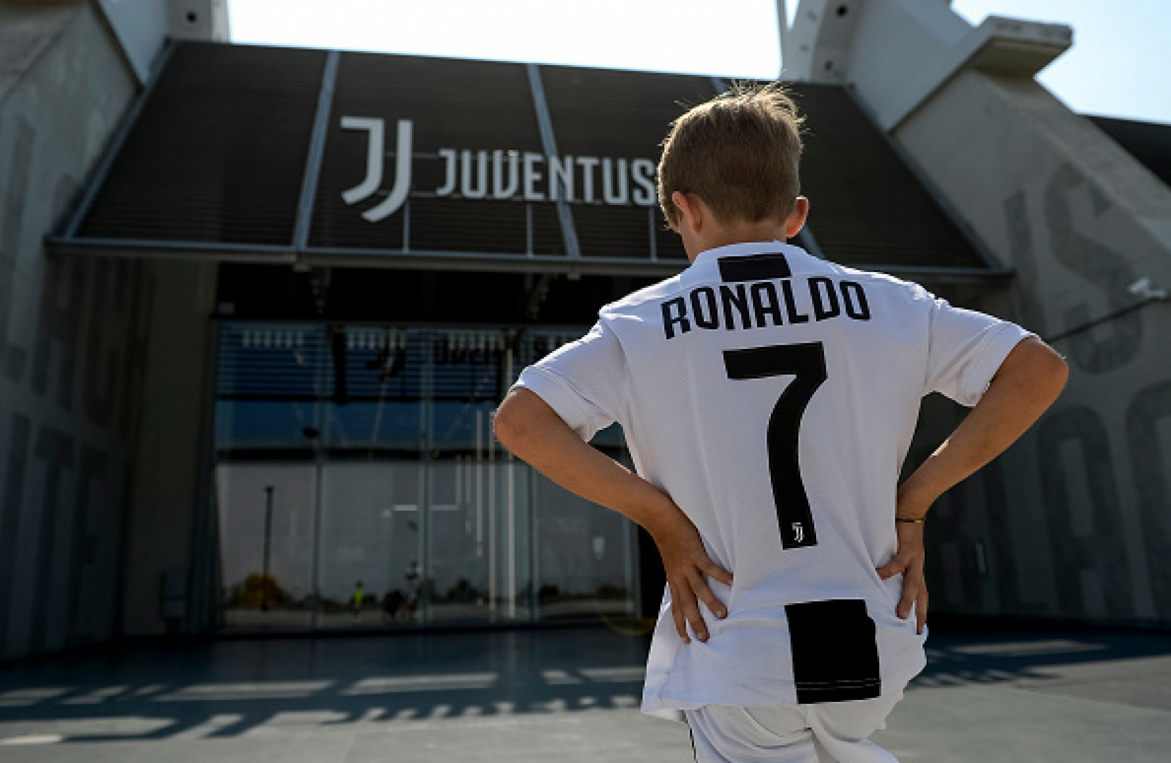 ronaldo juve jersey