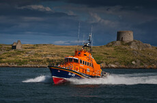 Three people rescued after yacht gets into difficulty