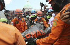 156,000 homeless as death toll in Indonesia quake rises to 131
