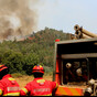 Firefighters and soldiers battle Algarve fires as temperatures hit 45 degrees