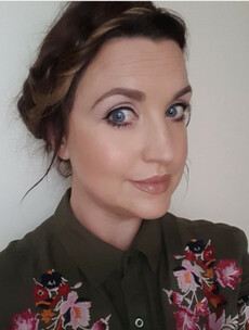 What's in my makeup bag? Joanne Coughlan (Lipstick 'n' Leopard Print)