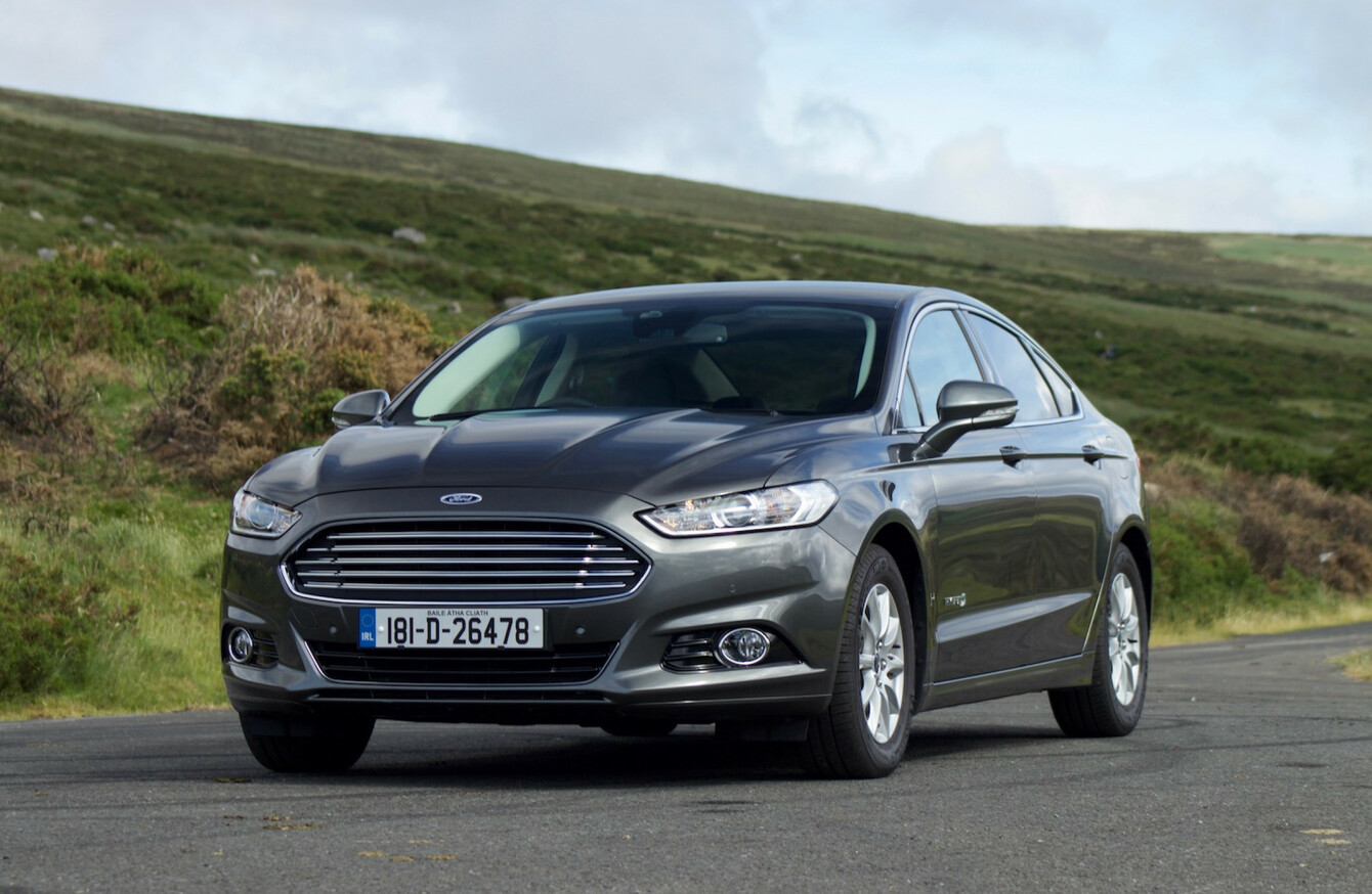 onder advocaat zegen Review: The Ford Mondeo hybrid drives smoothly - but does it lack power?