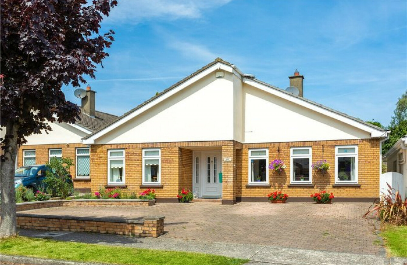 4 of a kind Roomy family bungalows with big back gardens