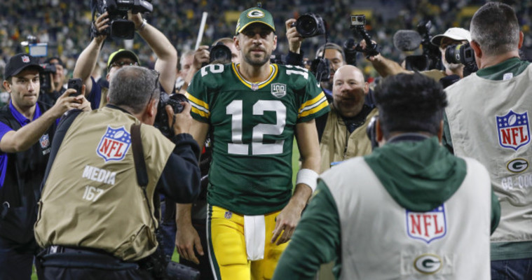 SI] Aaron Rodgers Brings the Stupid Out of People : r/GreenBayPackers