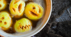 Shrunken head punch, anyone? 3 gruesomely good ideas for a Halloween feast