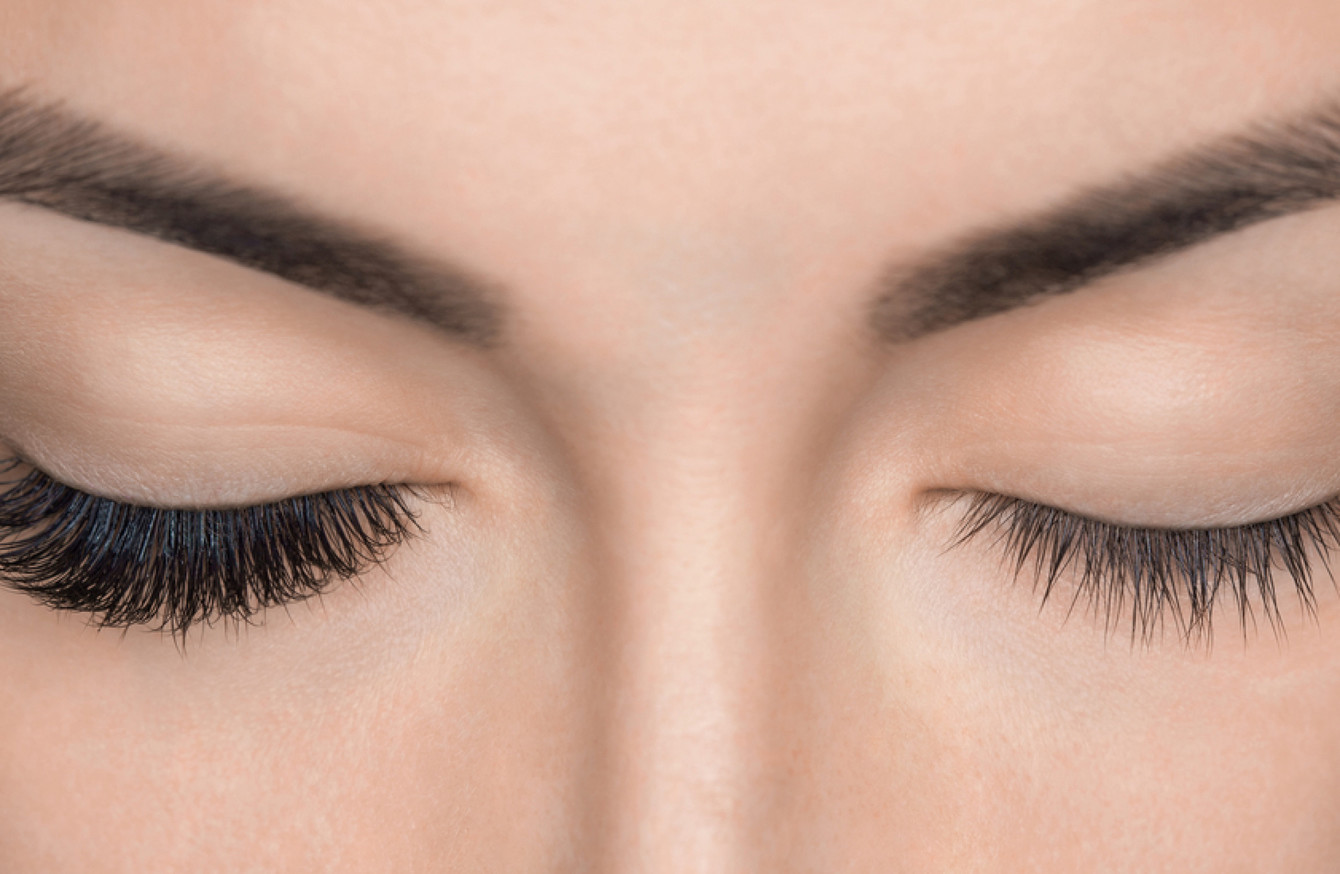 how to remove semi permanent eyelashes