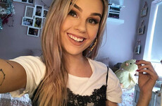 What's in my makeup bag? Sarah Flozey O'Brien (Sarah Floz Style File)