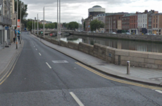 Gardaí close section of Dublin quays after man stabbed