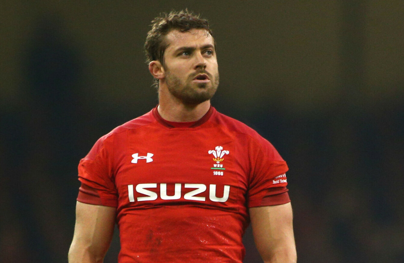 Halfpenny to see specialist as headaches persist after November concussion