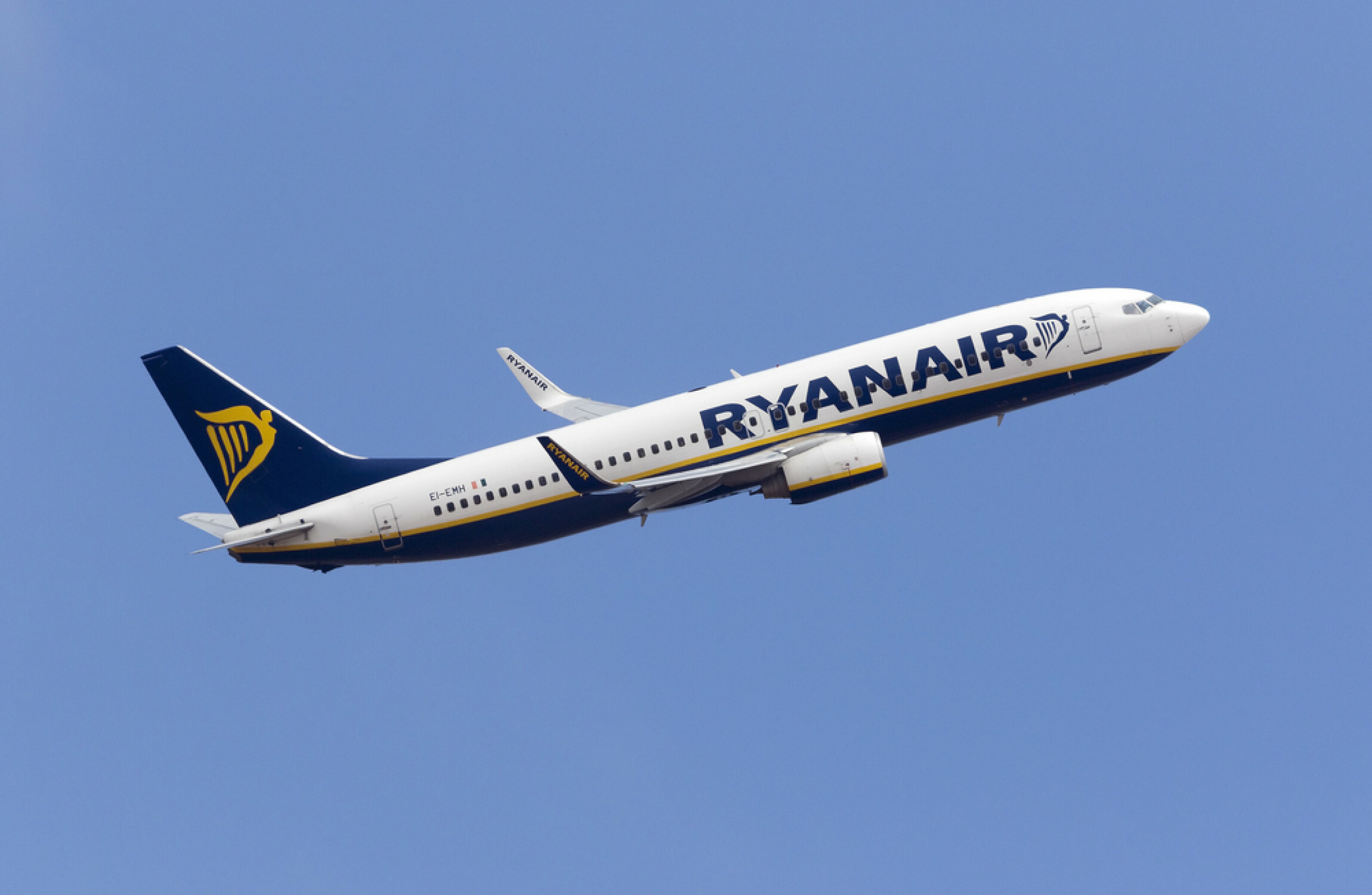 ryanair cargo luggage
