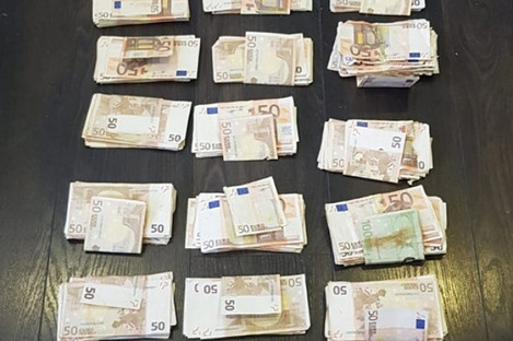 The sum of money seized. 