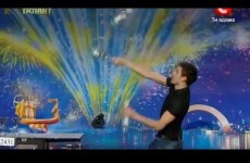 The best video of a cocktail-shaking barman you'll see today