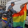 Moscow police detain 40 during push for gay pride parade