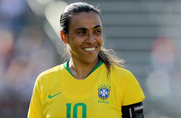 Brazil legend Marta gives emotional speech to the next generation after