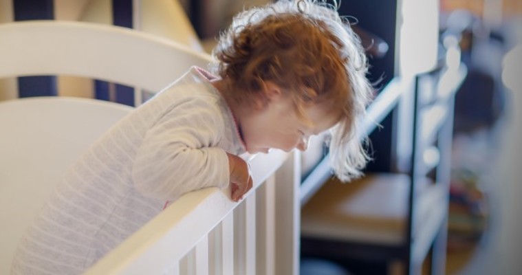 9 smart tips to keep your toddler in their own bed at night, according to  parents who've been there