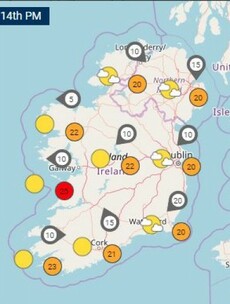 It's going to be a very warm, sunny day today with temperatures set to peak at 25 degrees