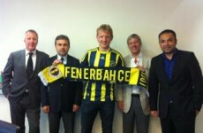 Kuyt bids farewell to Liverpool for Fenerbahce move