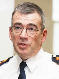 Garda Commissioner Drew Harris assists in arrest of woman for suspected drink driving