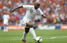 Defoe leaves England squad following father's death