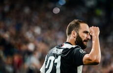 Higuain winner beats Inter to put Juventus top