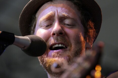 Hansard performing in 2008