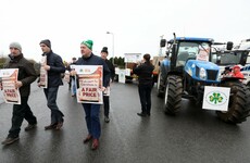 Taoiseach 'sympathises' with farmers as blockade of major Aldi distribution centre continues