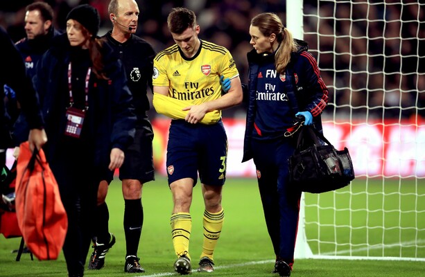 Arsenal defender Tierney suffers dislocated shoulder