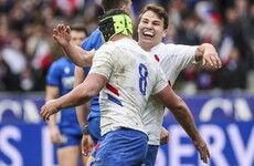 France hold off Italy comeback to top Six Nations table