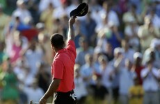 Tiger squeaks out win, passes Nicklaus on all-time list