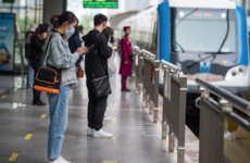 Global death toll from coronavirus pandemic passes 200,000