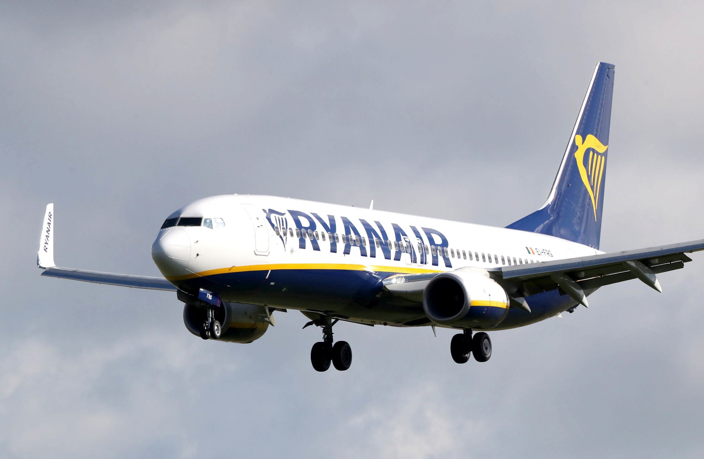 ryanair left item on plane