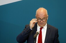 Chief Medical Officer tells ministers he does not intend to recommend the reduction of the 2m rule