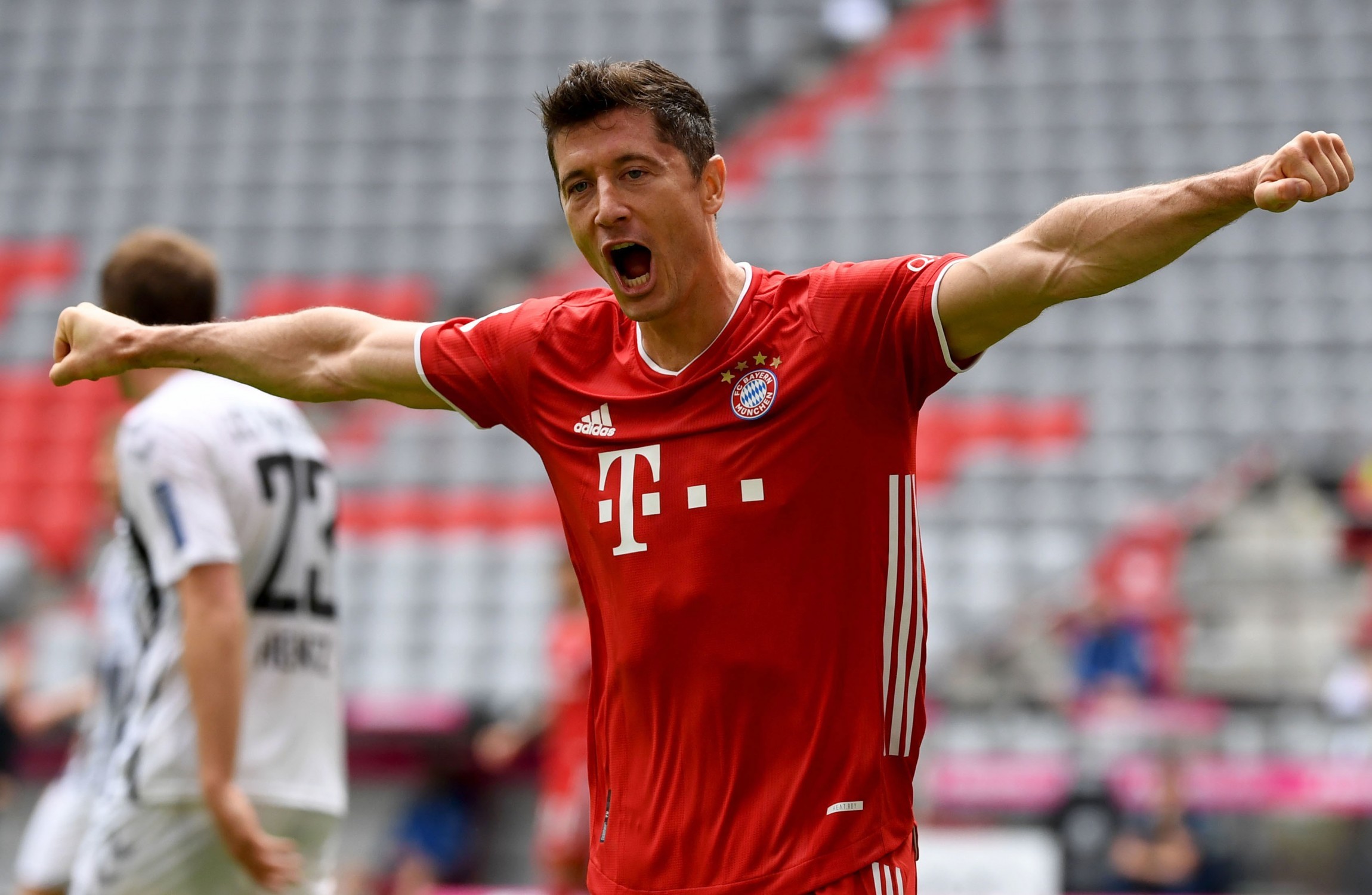 Bayern's Robert Lewandowski Breaks Bundesliga Record · The42