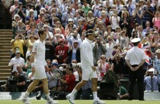 Wimbledon Mens' Final: Murray wins first set against Federer