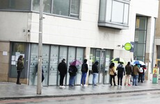 Reducing pandemic payment to €300 per week in the autumn under consideration