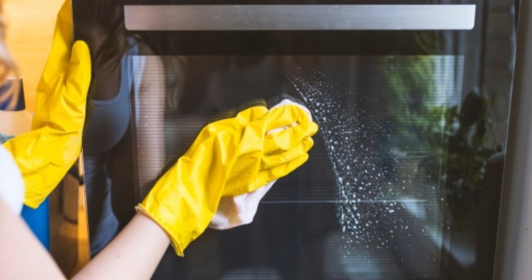 7-deep-cleaning-jobs-that-take-ten-minutes-or-less-from-scrubbing-the