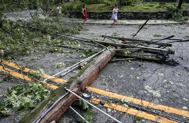 Six people die after tropical storm Isaias sweeps up the east coast of ...