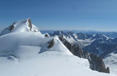 Six climbers reported dead after Alps avalanche