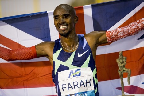 Mo Farah celebrates after setting a new One Hour Record.