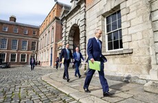 Cabinet and Acting CMO restricting their movements after Stephen Donnelly is sent for Covid-19 test, Dáil to resume this evening