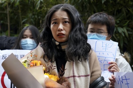 Zhou Xiaoxuan arrives at a courthouse in Beijing for her case to be heard