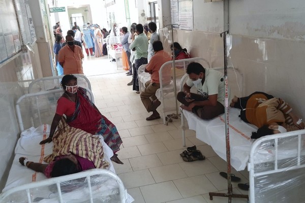 Unidentified illness leaves hundreds hospitalised and one dead in India